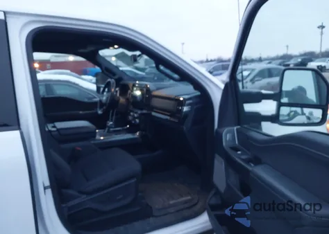 2022 Ford F-150 Xlt z USA, uszkodzony, nr VIN 1FTFW1ED6NFB81636